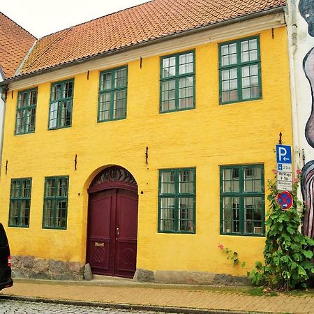 Das Gelbe Haus - Drei Besondere Ferienwohnungen Flensburg Exterior foto